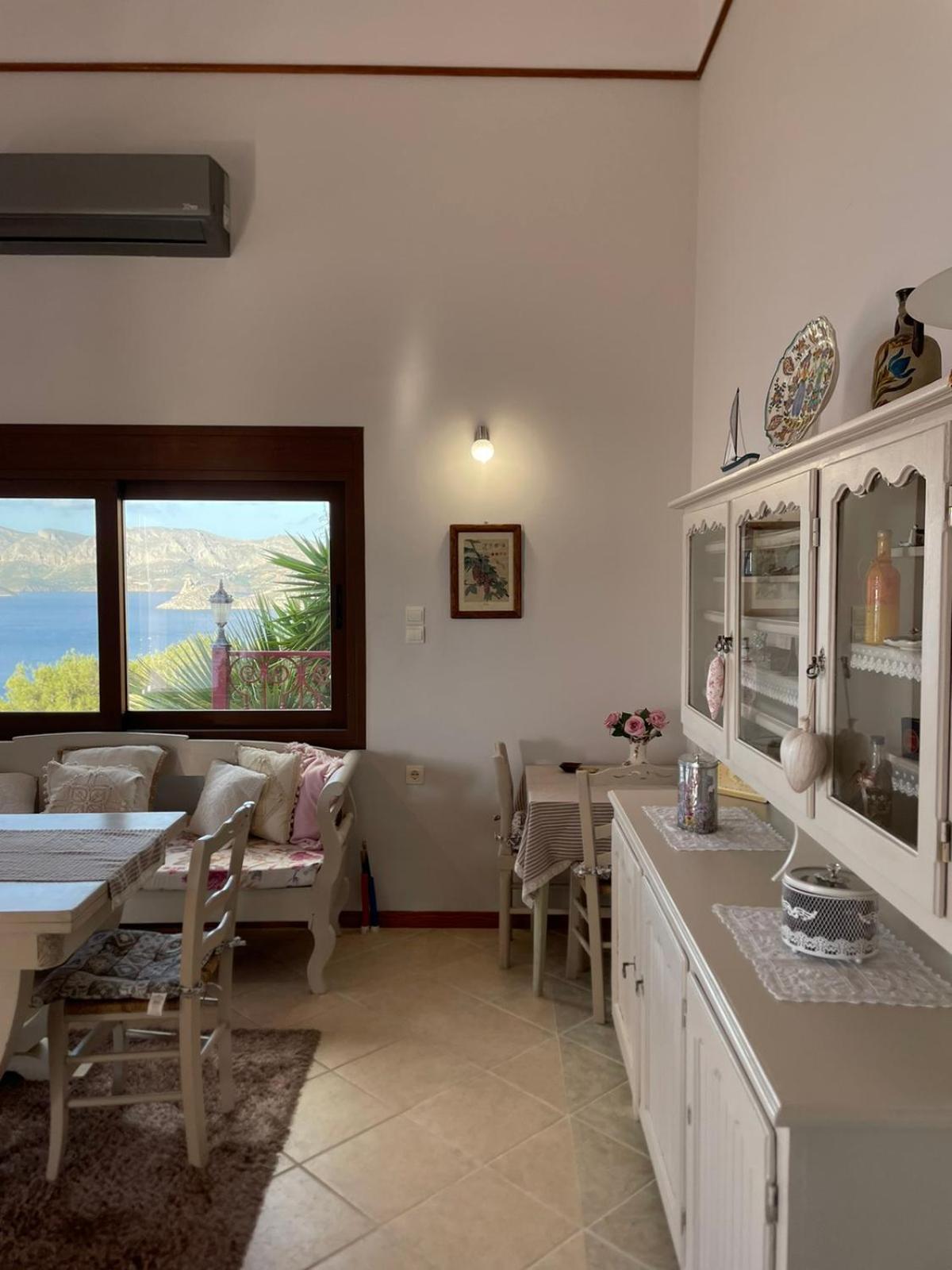 Villa Next To The Sea!! Myrties Екстериор снимка