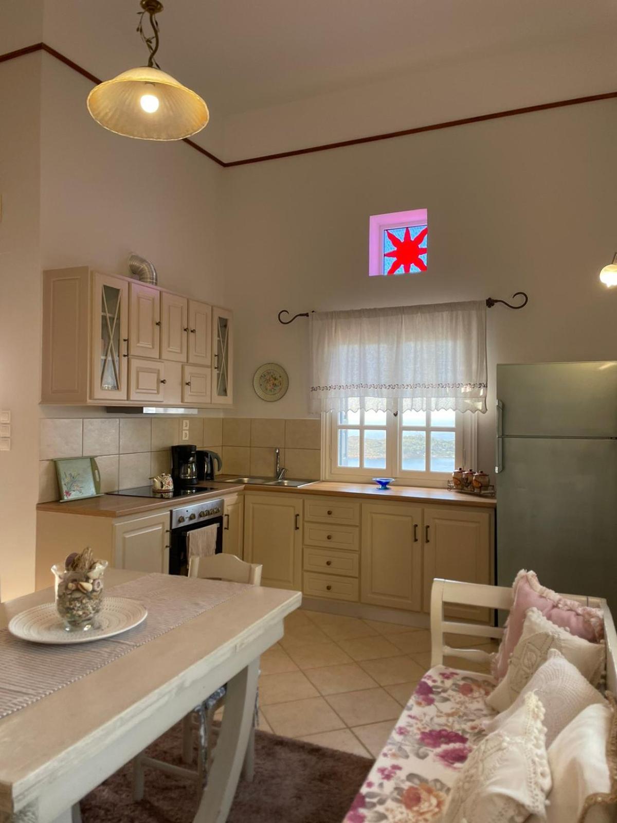 Villa Next To The Sea!! Myrties Екстериор снимка