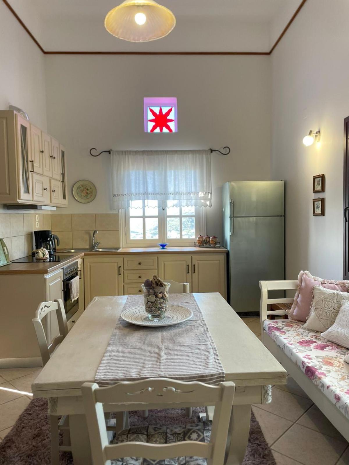 Villa Next To The Sea!! Myrties Екстериор снимка